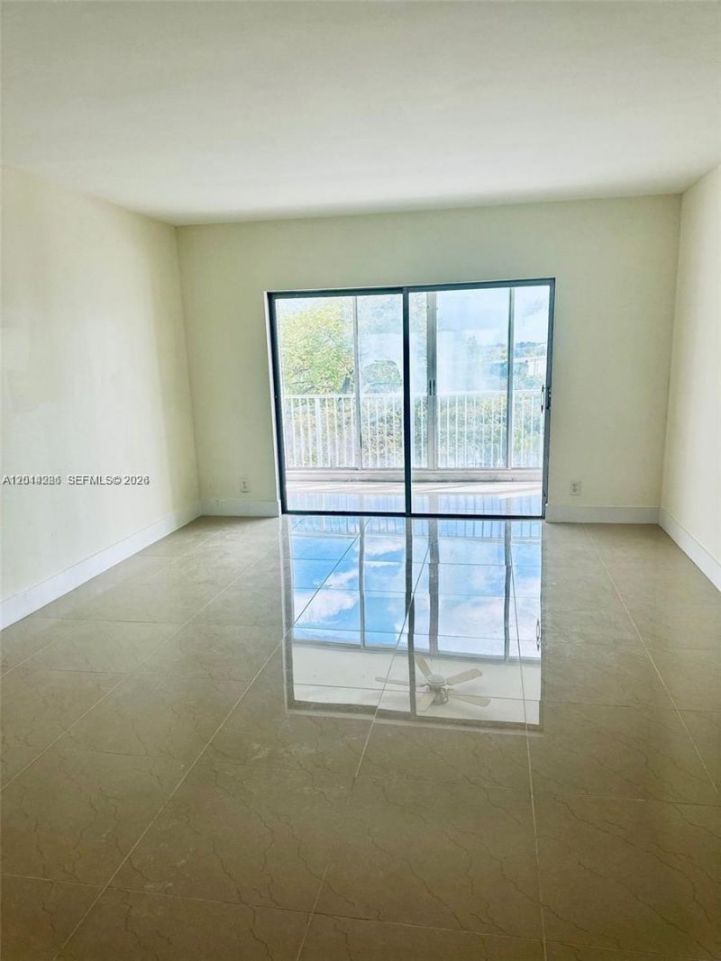 4200 Hillcrest Dr , Unit 503, Hollywood, FL 33021 Photo