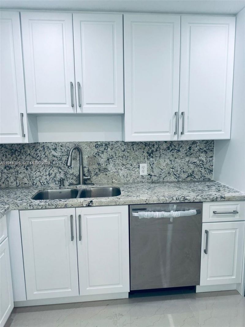 4200 Hillcrest Dr , Unit 503, Hollywood, FL 33021 Photo