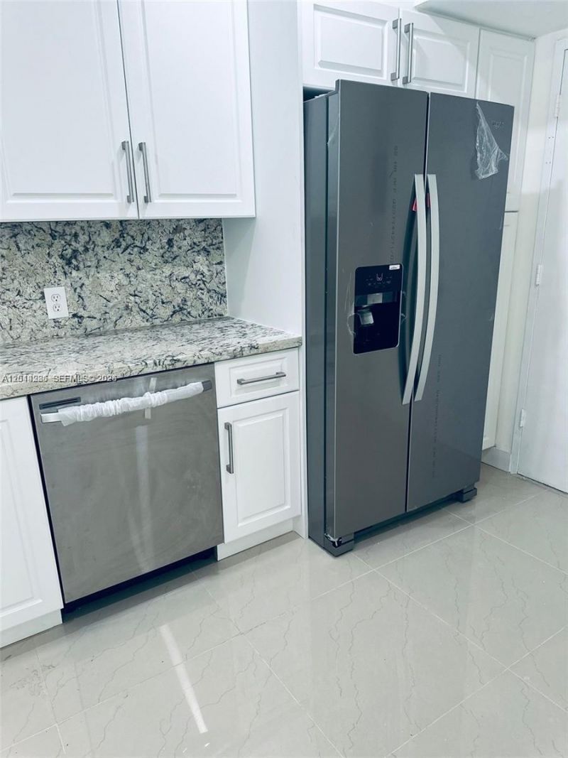4200 Hillcrest Dr , Unit 503, Hollywood, FL 33021 Photo