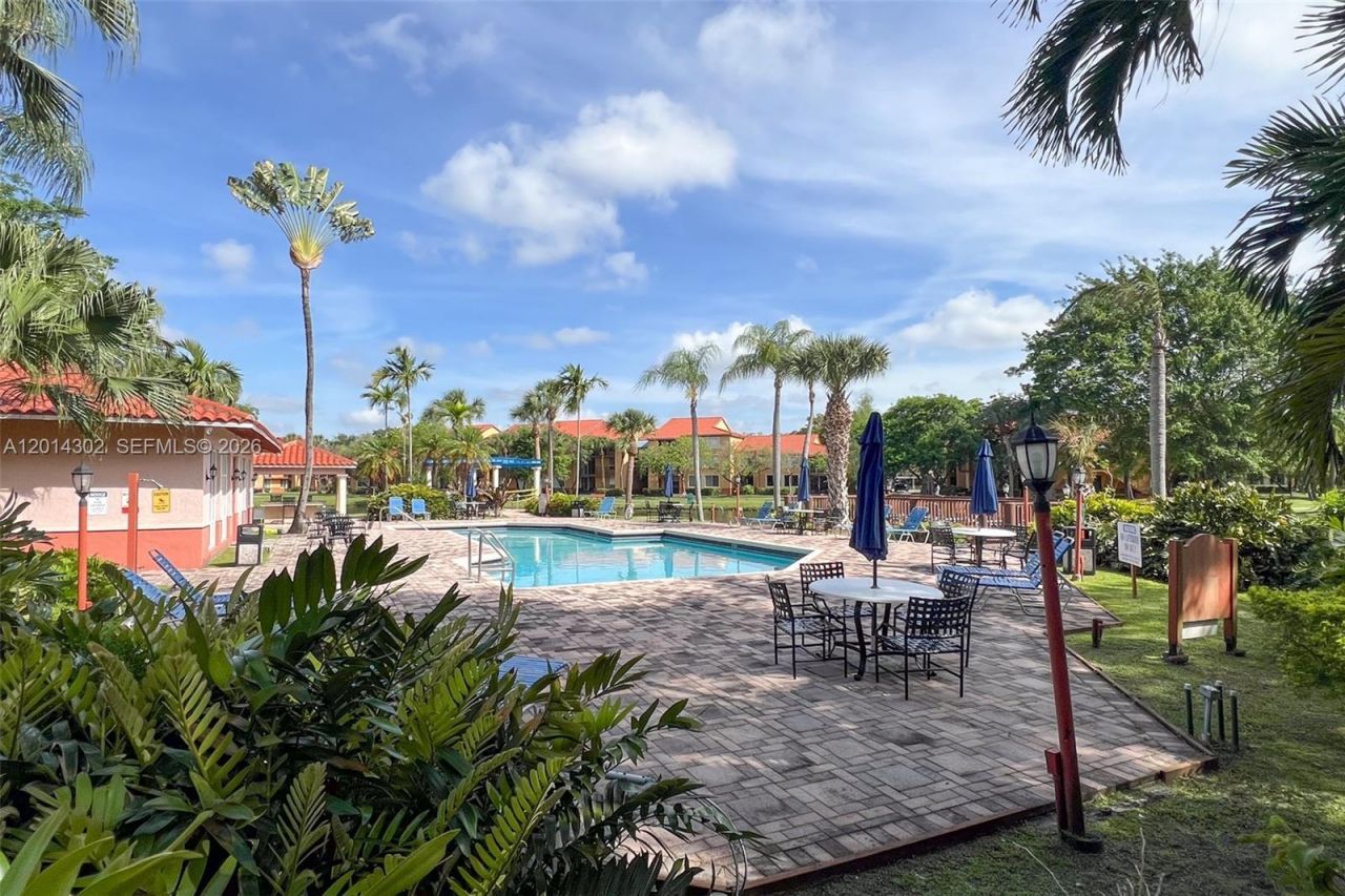 10717 Cleary Blvd , Unit 203, Plantation, FL 33324 Photo