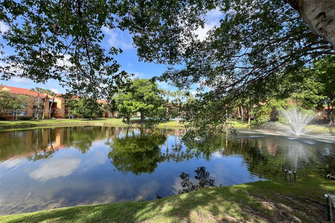 10717 Cleary Blvd , Unit 203, Plantation, FL 33324 Photo