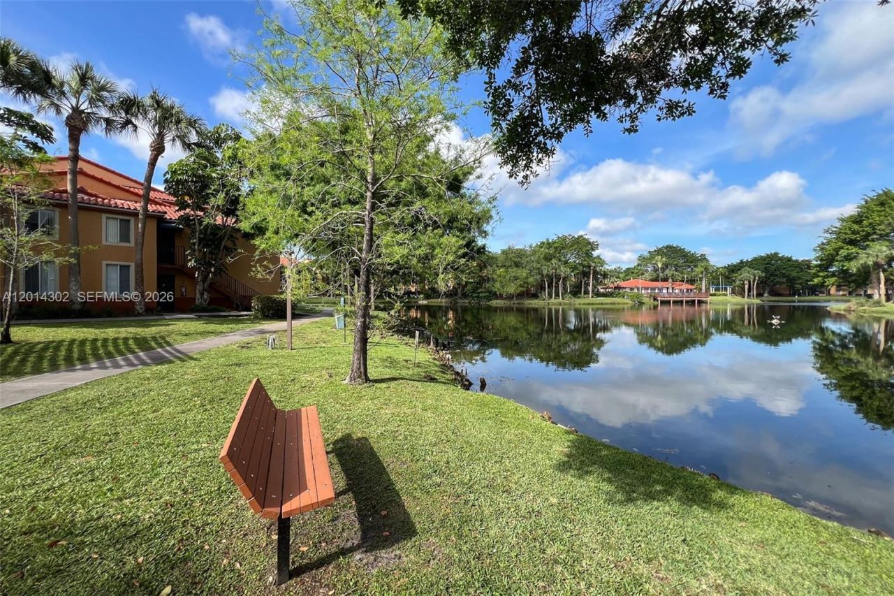 10717 Cleary Blvd , Unit 203, Plantation, FL 33324 Photo