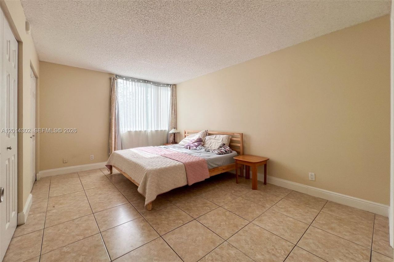10717 Cleary Blvd , Unit 203, Plantation, FL 33324 Photo
