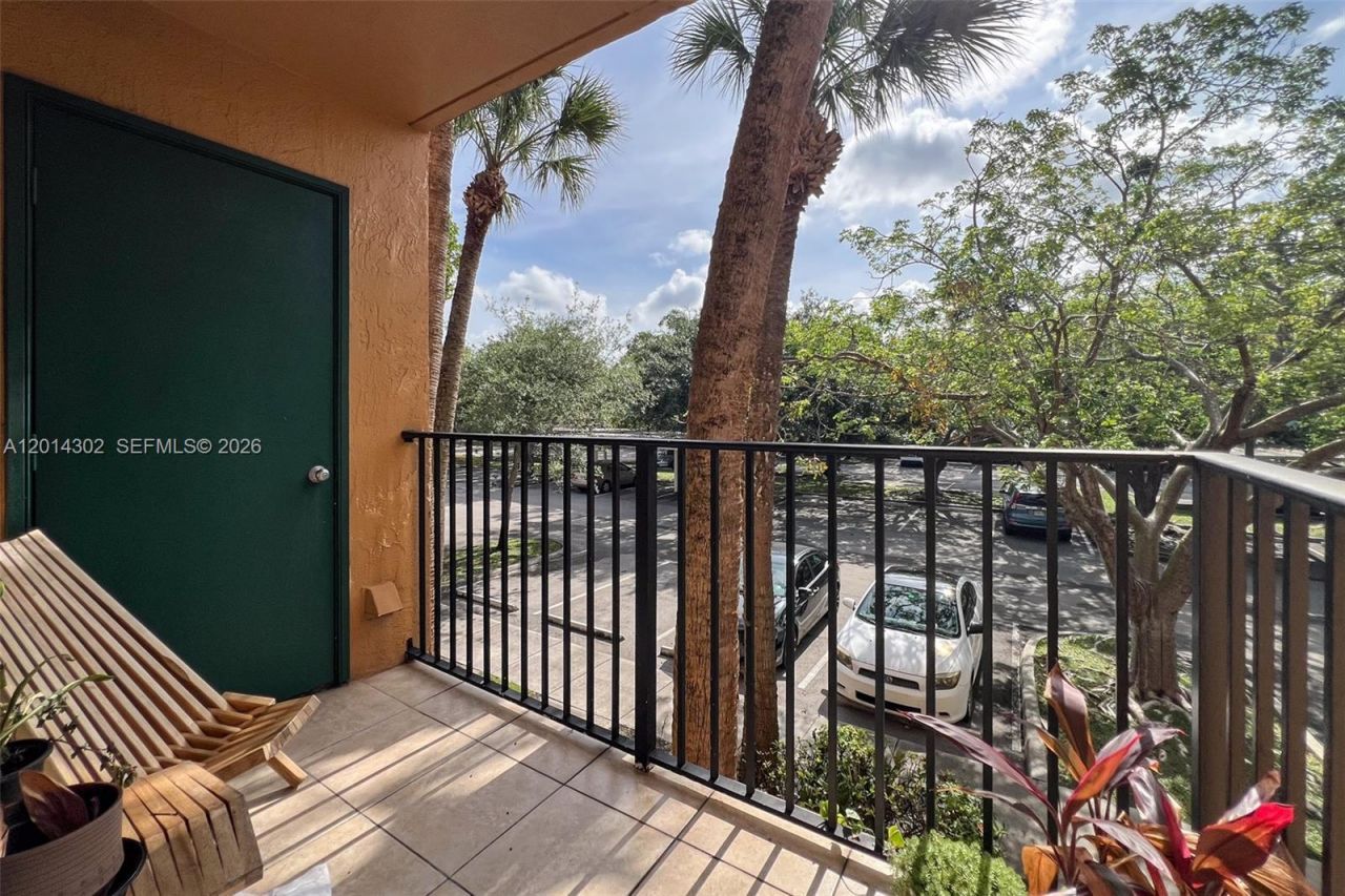10717 Cleary Blvd , Unit 203, Plantation, FL 33324 Photo