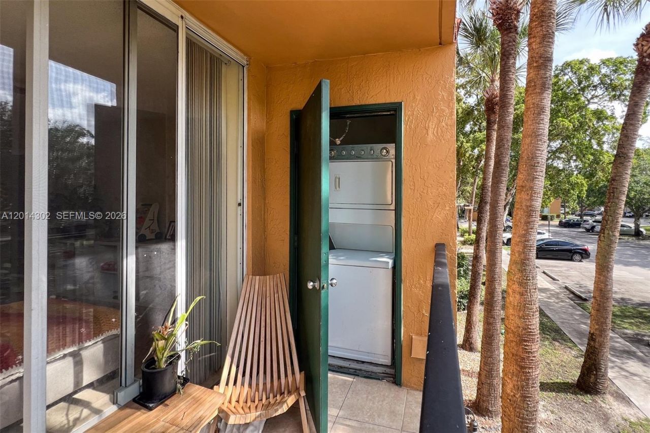 10717 Cleary Blvd , Unit 203, Plantation, FL 33324 Photo