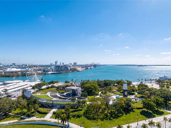 253 NE 2nd St , Unit 424, Miami, FL 33132