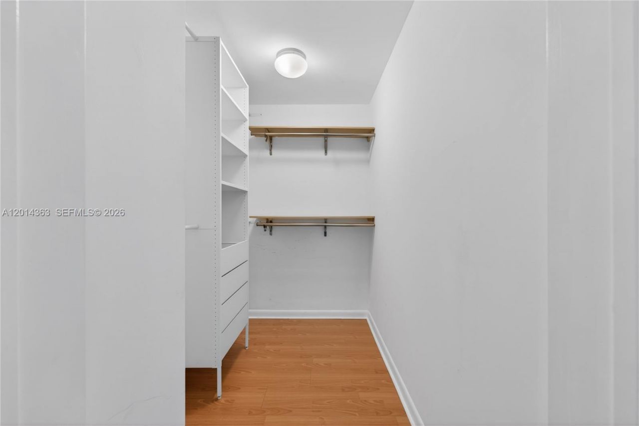 253 NE 2nd St , Unit 424, Miami, FL 33132 Photo