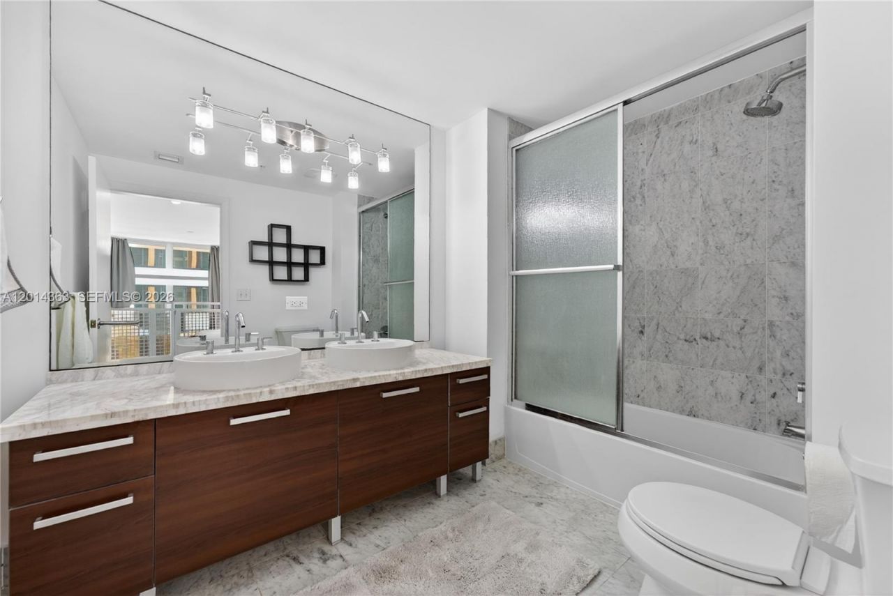 253 NE 2nd St , Unit 424, Miami, FL 33132 Photo