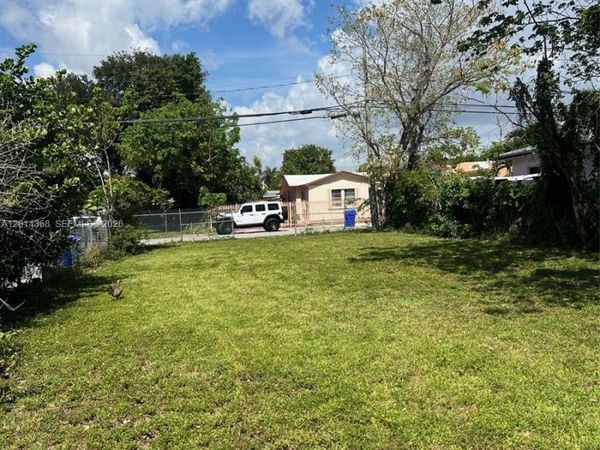 3033 NW 8th Ave , Miami, FL 33127