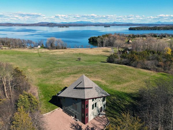 86 Town Line Road, South Hero, VT 05486