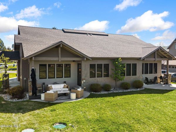 563 Lakeshore Ave, Dover, ID 83825