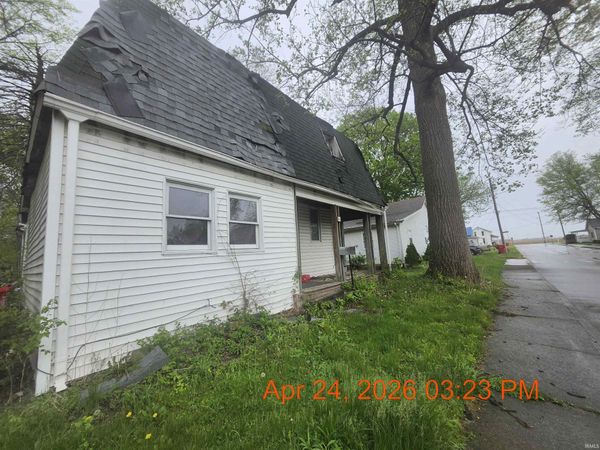302 E Apple Street, Argos, IN 46501