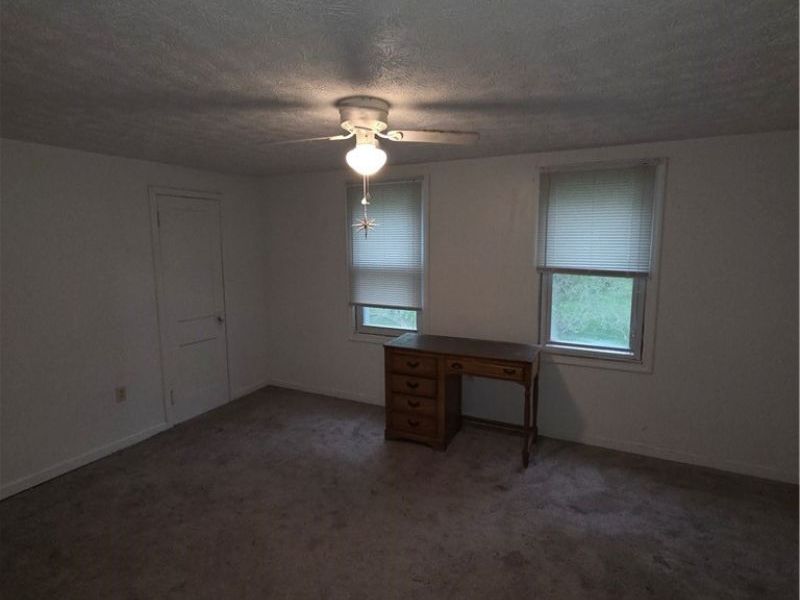 719 Ticknor Avenue, Newton Falls, OH 44444 Photo 9