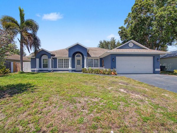 1573 SW Aledo Lane, Port St. Lucie, FL 34953