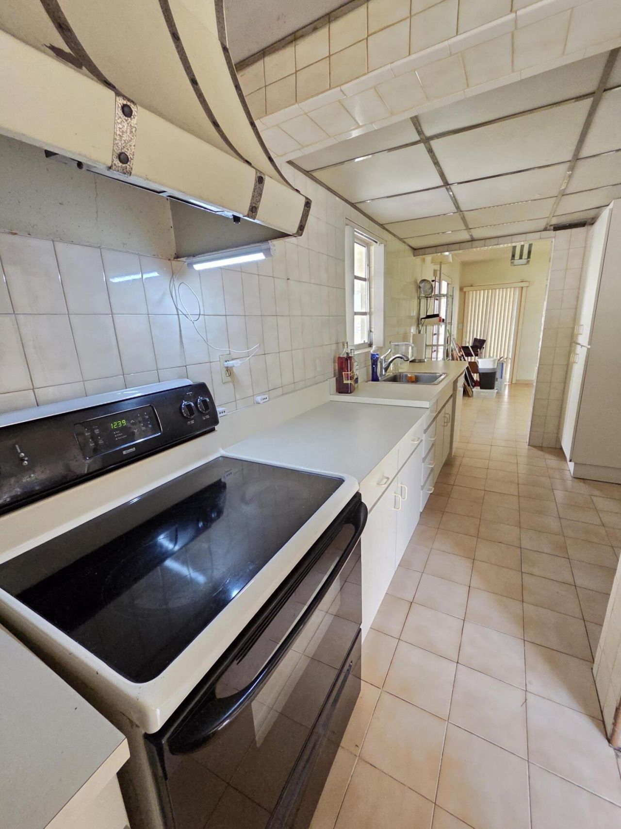6495 W 2nd Court, Hialeah, FL 33012 Photo