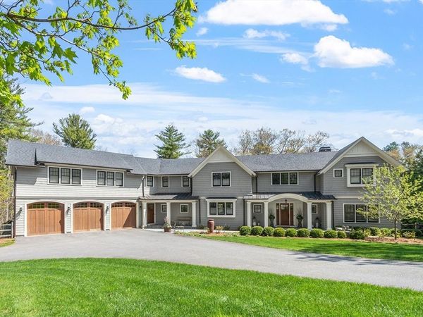 343 Nashawtuc Rd, Concord, MA 01742