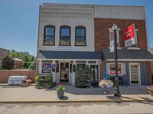 108 E Broadway Street, Brunswick, MO 65236