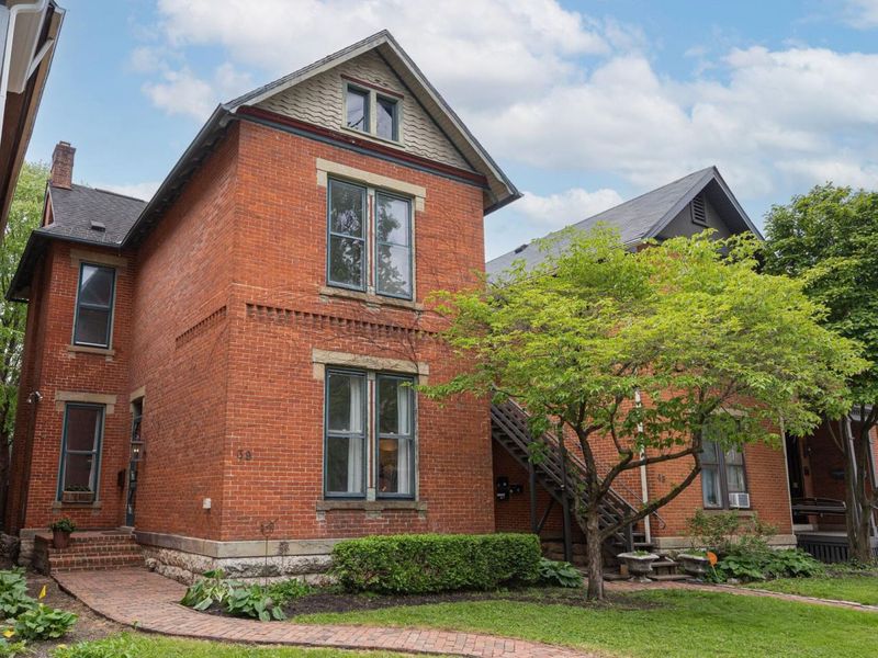 39 Clark Place, Columbus, OH 43201 Photo 1