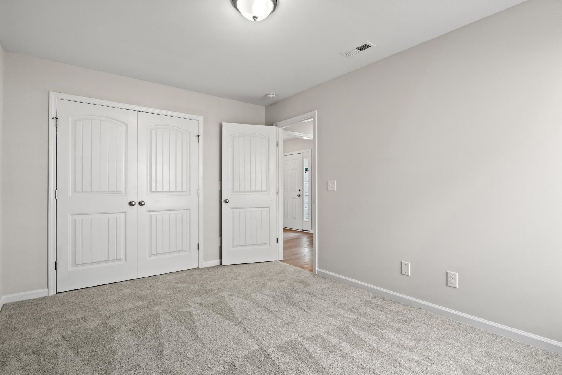939 Woodside Dr. Photo 11