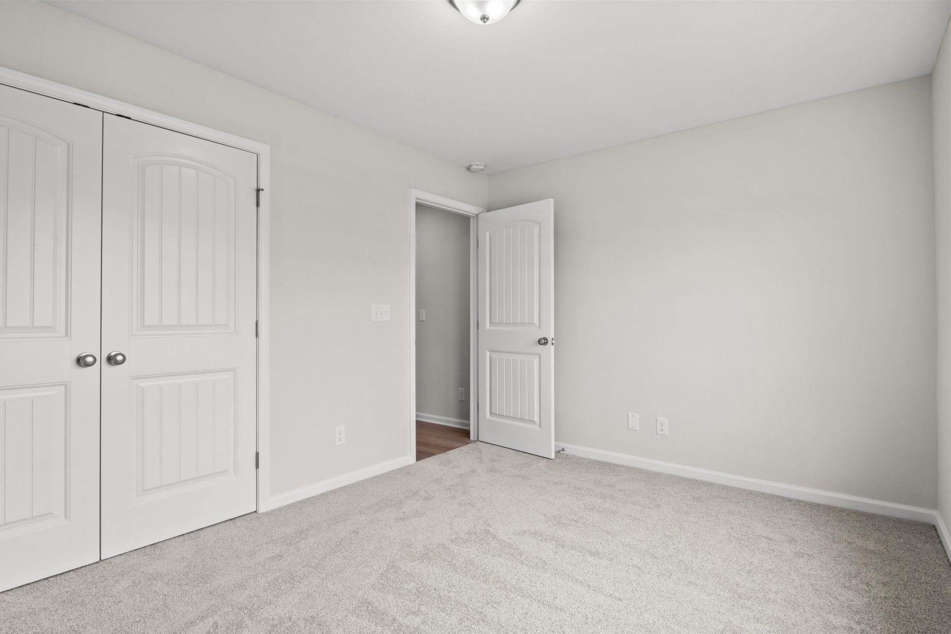 939 Woodside Dr. Photo 15