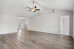 939 Woodside Dr. photo 4