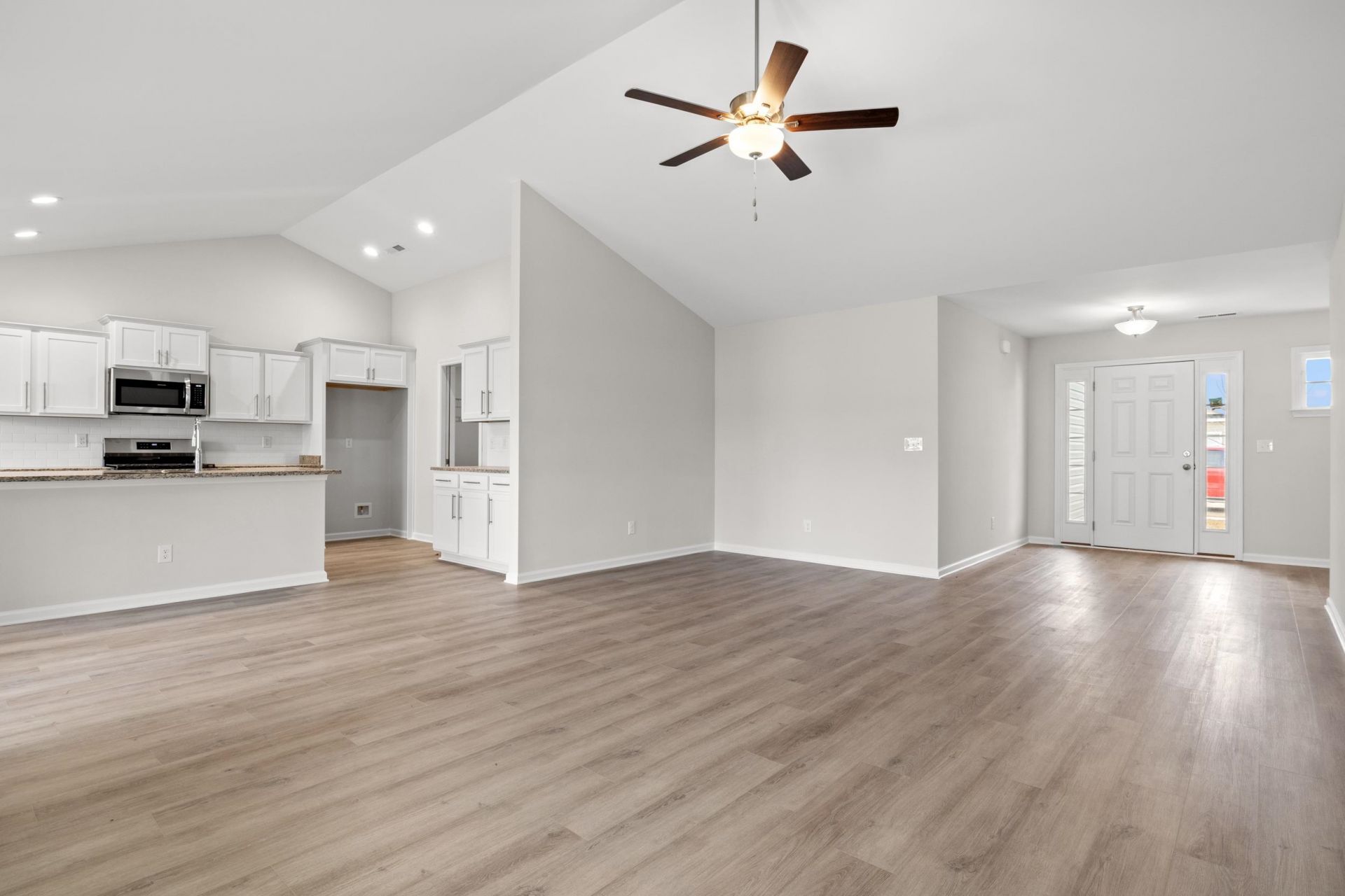 939 Woodside Dr. Photo 3