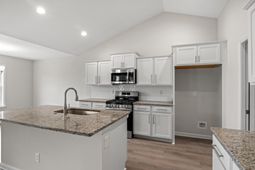 939 Woodside Dr. photo 4