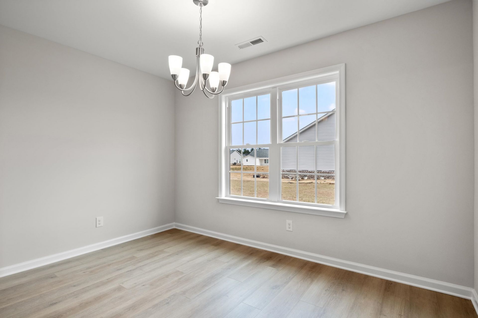 939 Woodside Dr. Photo 6
