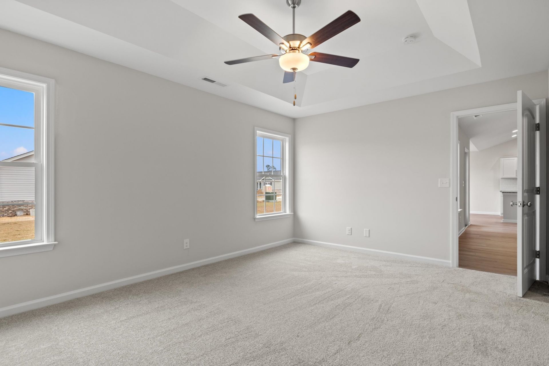 939 Woodside Dr. Photo 7