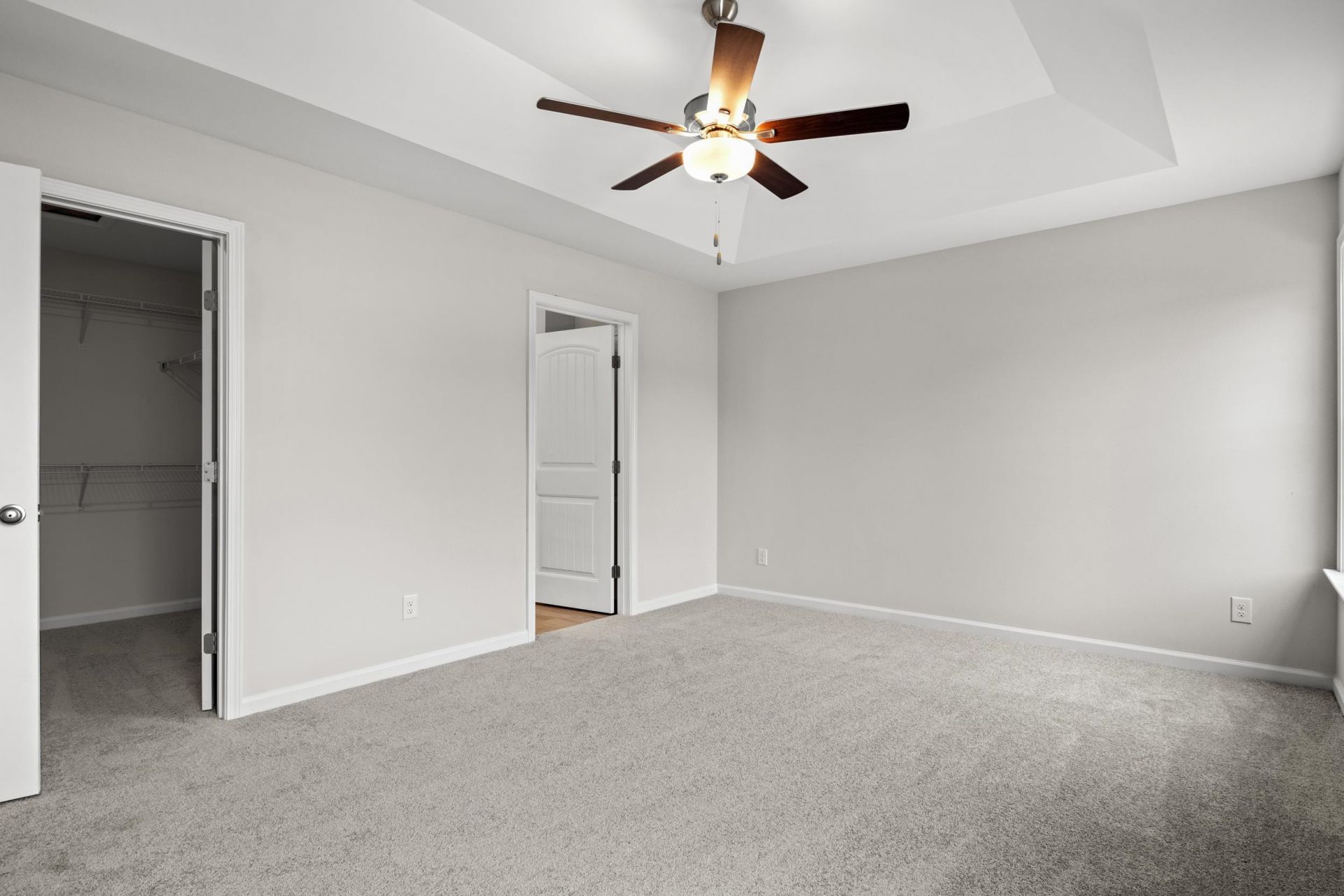 939 Woodside Dr. Photo 8