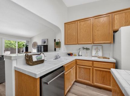 160 Mike Gartrell Cir, Sacramento, CA 95835 Photo
