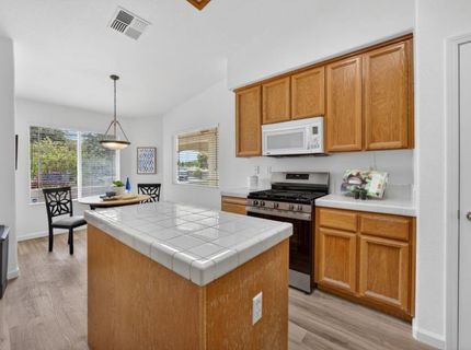 160 Mike Gartrell Cir, Sacramento, CA 95835 Photo