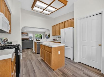 160 Mike Gartrell Cir, Sacramento, CA 95835 Photo