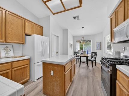 160 Mike Gartrell Cir, Sacramento, CA 95835 Photo