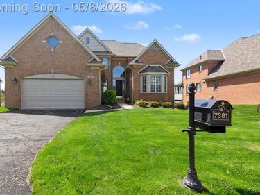 7381 Pine Vista Drive, Genoa Twp, MI 48116