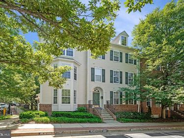 1567 NORTHERN NECK DRIVE, Unit 201, VIENNA, VA 22182