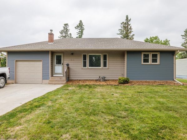 1510 6th Avenue S, Moorhead, MN 56560