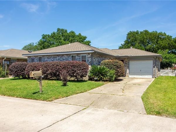 104 JANE Lane , St Rose, LA 70087