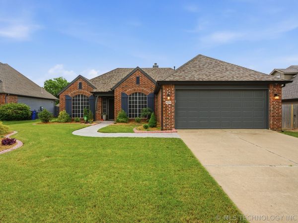 409 N Firewood Avenue, Broken Arrow, OK 74012