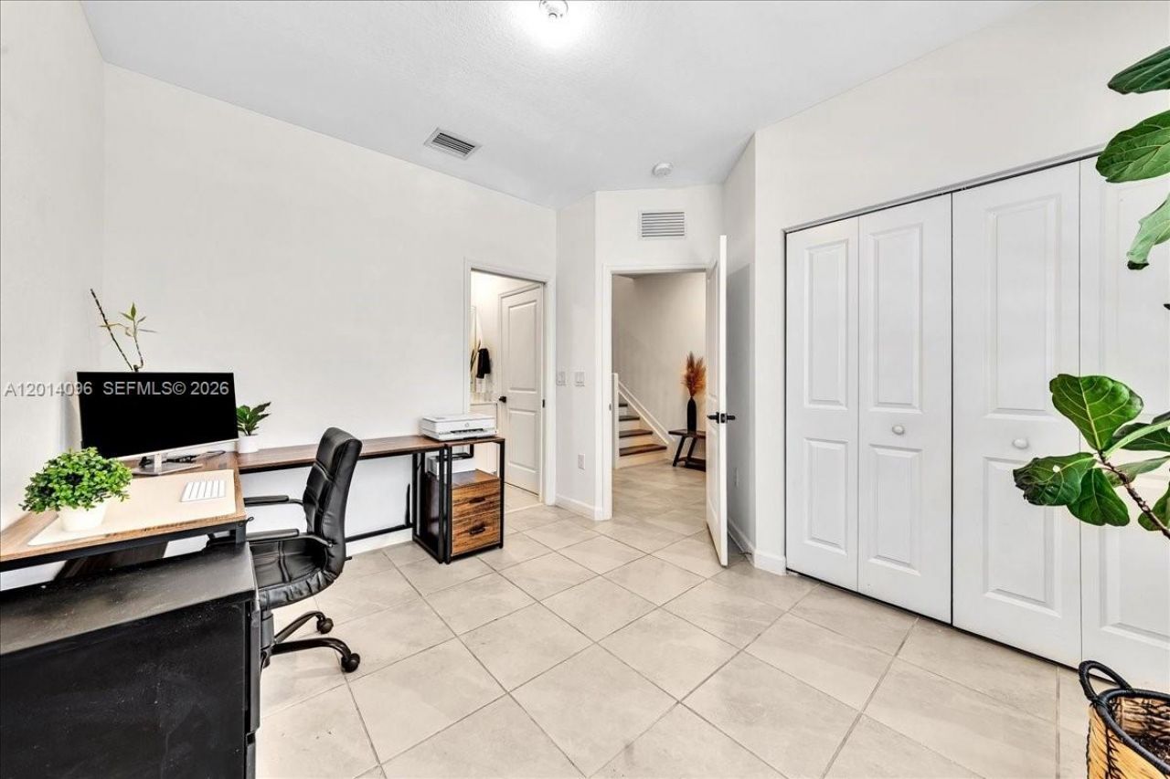 21059 NE 8th Ave, Miami, FL 33179 Photo