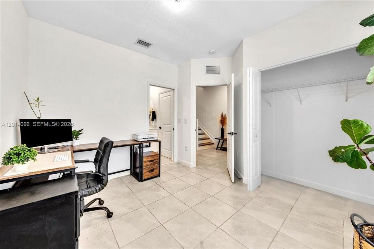 21059 NE 8th Ave, Miami, FL 33179 Photo