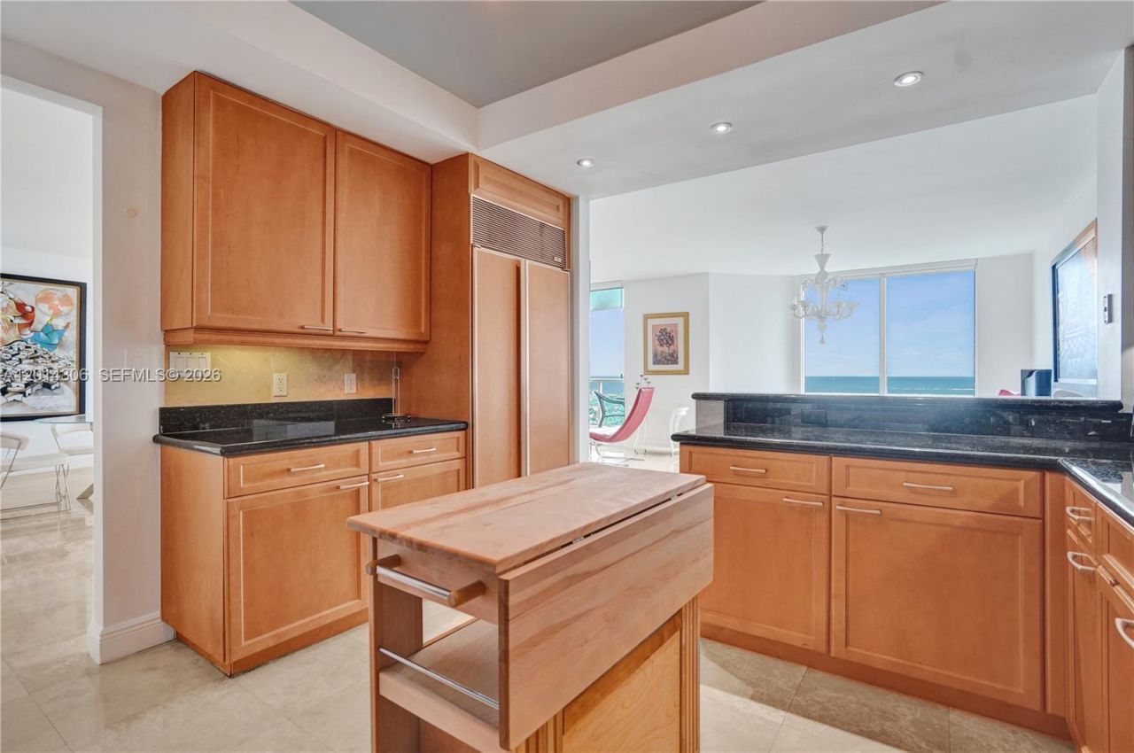 20201 E Country Club Dr , Unit 1408, Aventura, FL 33180 Photo