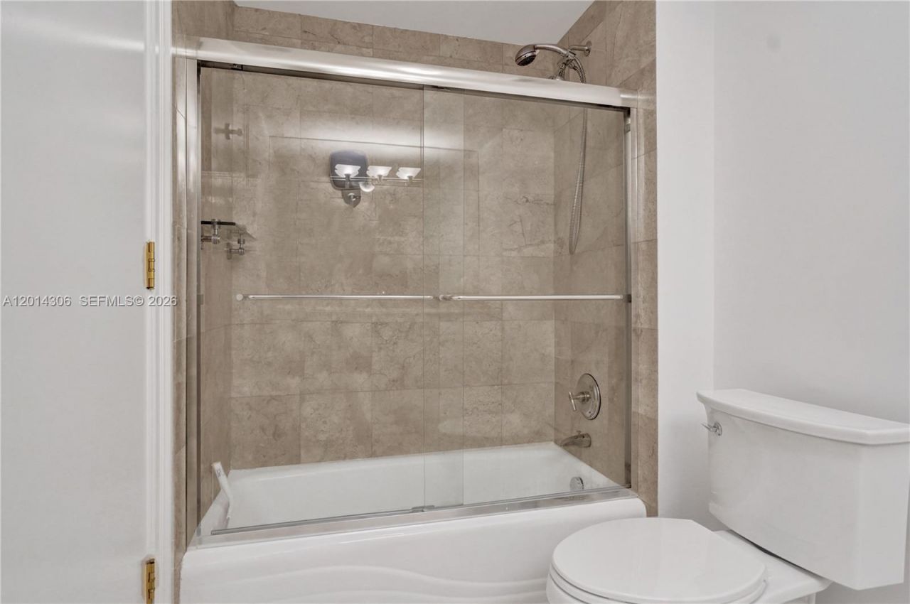 20201 E Country Club Dr , Unit 1408, Aventura, FL 33180 Photo