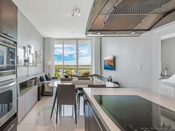 7930 East Dr , Unit 707, North Bay Village, FL 33141