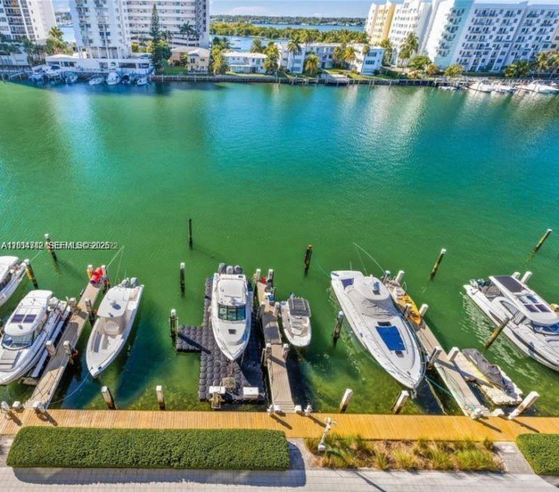 7930 East Dr , Unit 707, North Bay Village, FL 33141 Photo