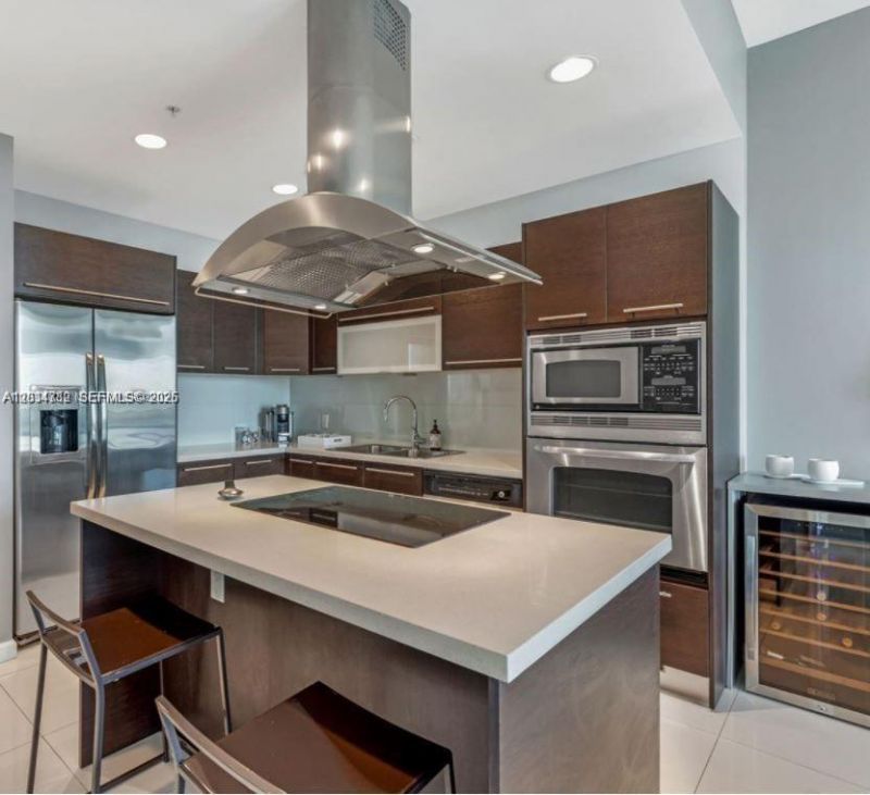 7930 East Dr , Unit 707, North Bay Village, FL 33141 Photo