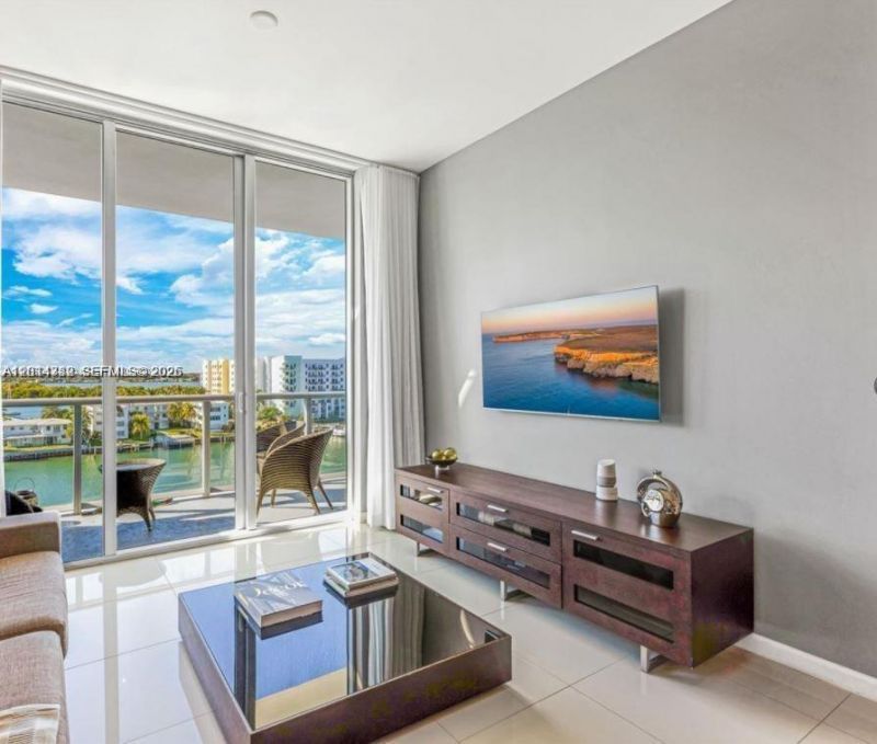 7930 East Dr , Unit 707, North Bay Village, FL 33141 Photo