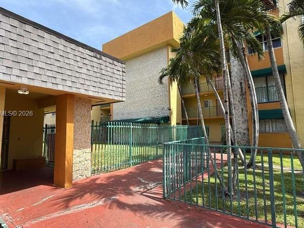 606 W 81st St , Unit 316, Hialeah, FL 33014