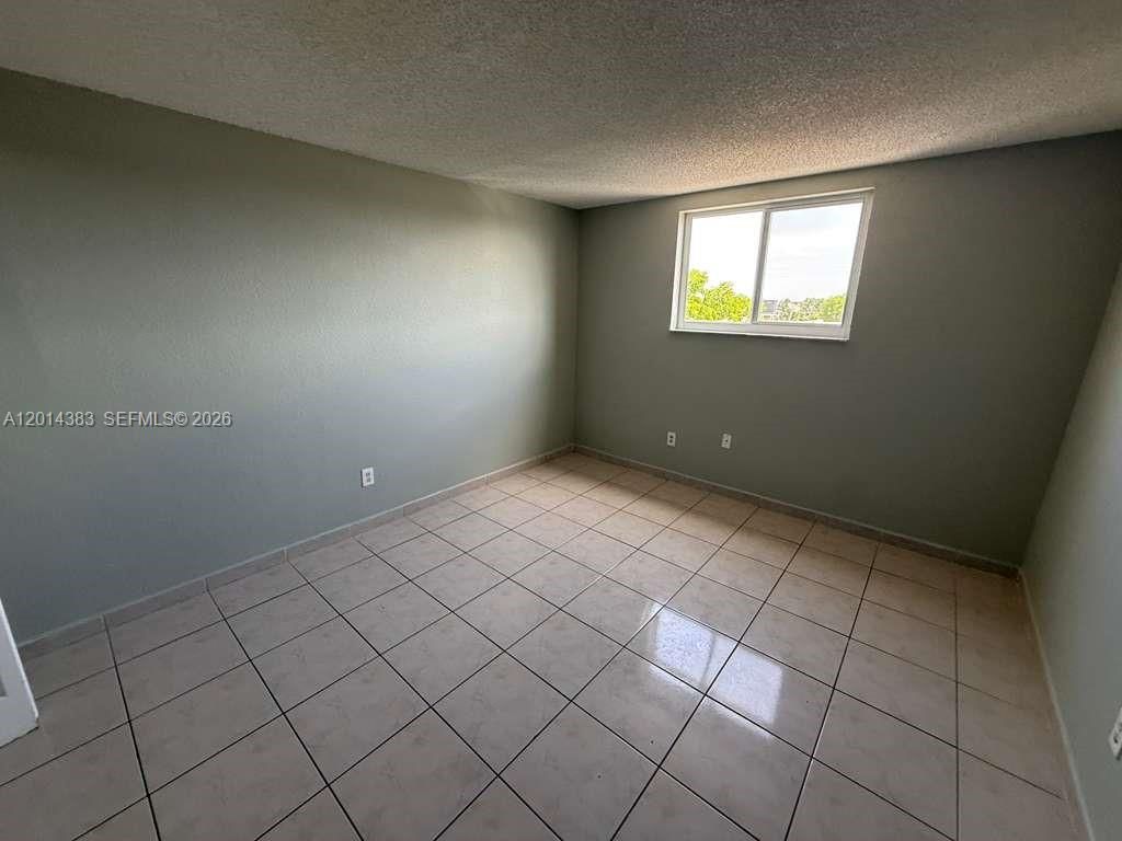 606 W 81st St, Unit 316, Hialeah, FL 33014 Photo