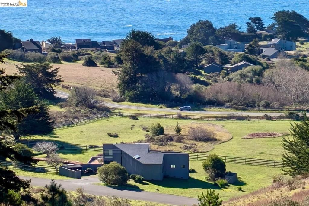 335 Spur Close, The Sea Ranch, CA 95497 Main Photo